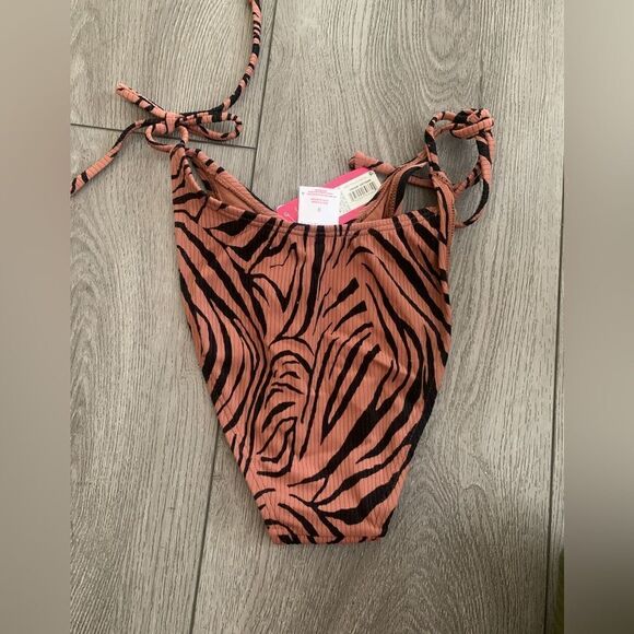 Xhilaration juniors high leg scoop waist bikini bottom - Picture 2 of 3